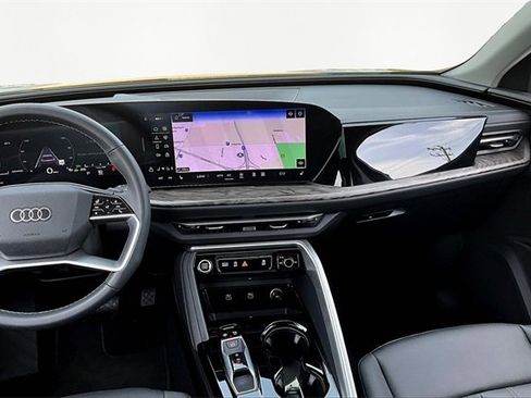 Used 2025 Audi Q5 Premium image 6