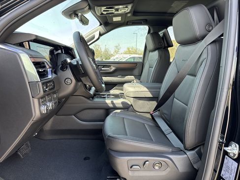 New 2026 GMC Yukon XL Denali w/ Denali Reserve Package image 16