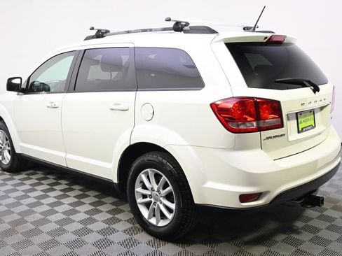 Used 2017 Dodge Journey SXT image 3