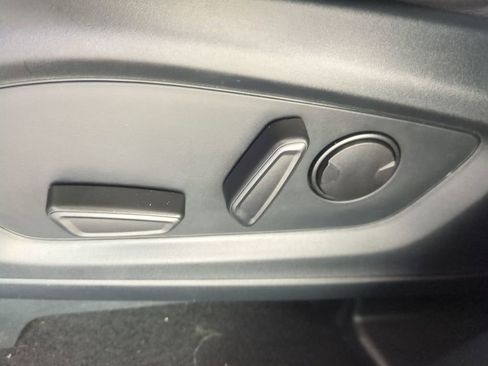 Used 2024 Ford Explorer Limited image 24