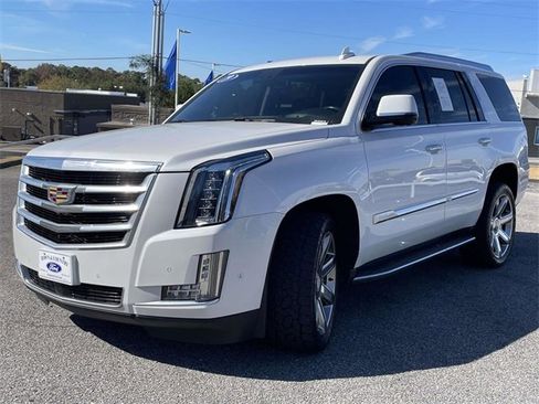 Used 2019 Cadillac Escalade Premium Luxury image 7