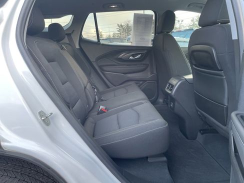 Used 2022 GMC Terrain SLE w/ Driver Convenience Package image 29