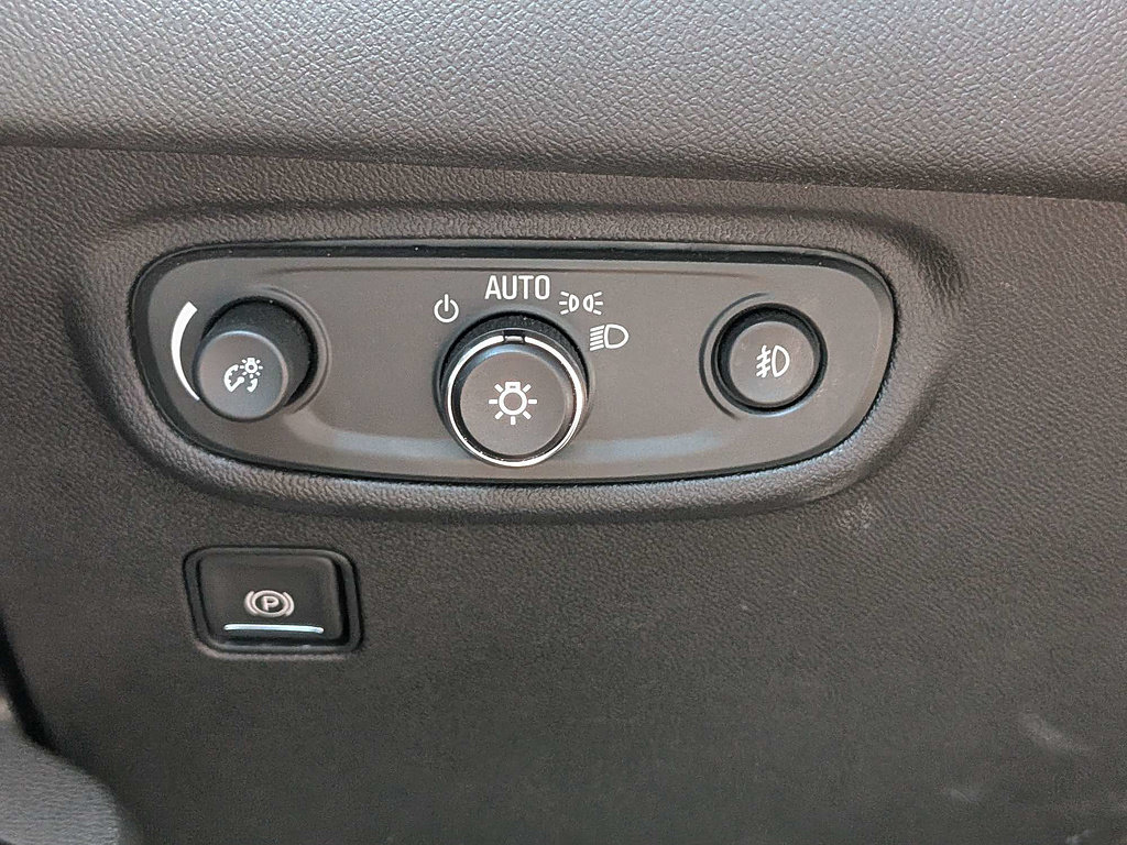 Used 2024 GMC Terrain SLT FWD image 28