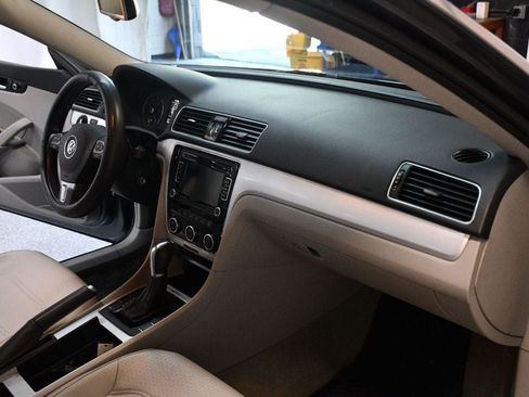 Used 2012 Volkswagen Passat 2.5 SE FWD image 26