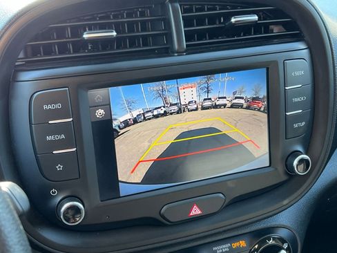 Used 2025 Kia Soul LX w/ LX Technology Package image 22