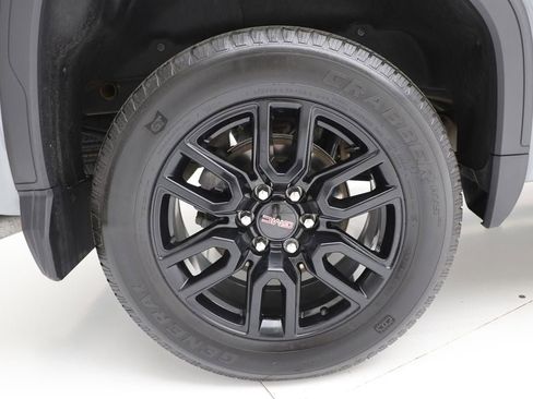 Used 2024 GMC Sierra 1500 Pro w/ Graphite Edition AWD/4WD image 9