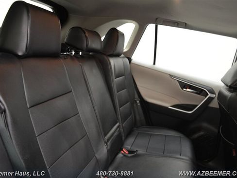 Used 2019 Toyota RAV4 XLE w/ Convenience Package image 19