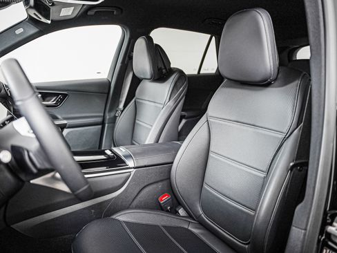 Certified 2026 Mercedes-Benz GLC 300 image 8