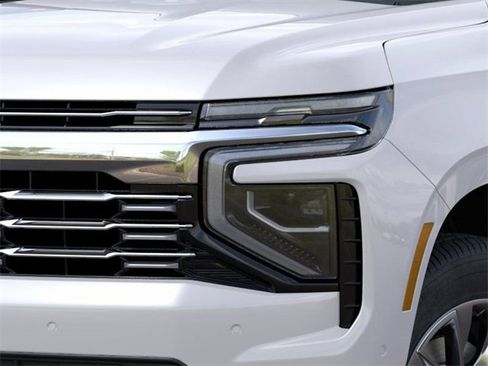 New 2025 Chevrolet Suburban Premier image 10