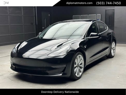 Used 2019 Tesla Model 3 Standard Range Plus image 1