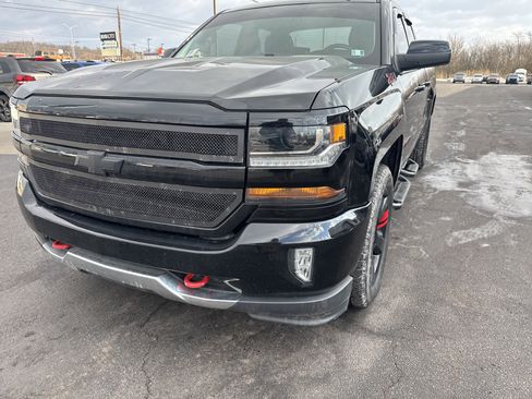 Used 2018 Chevrolet Silverado 1500 LT w/ Redline Edition image 10