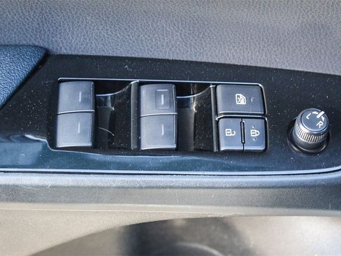 Used 2020 Toyota Prius Prime XLE image 20