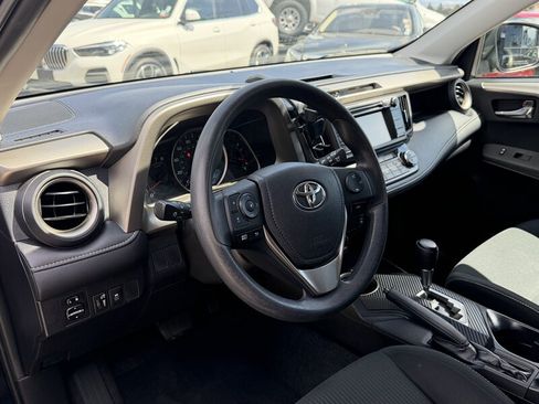 Used 2015 Toyota RAV4 XLE FWD image 9