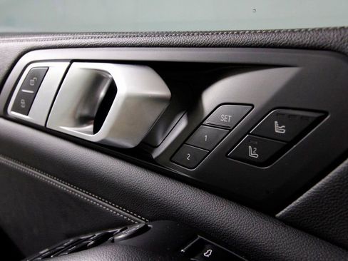 Used 2019 BMW X5 xDrive50i AWD/4WD image 16