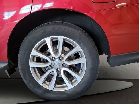 Used 2014 Nissan Pathfinder SV AWD/4WD image 14
