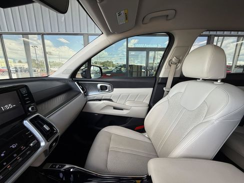 Used 2022 Kia Sorento AWD SX Prestige Plug-In Hybrid image 26