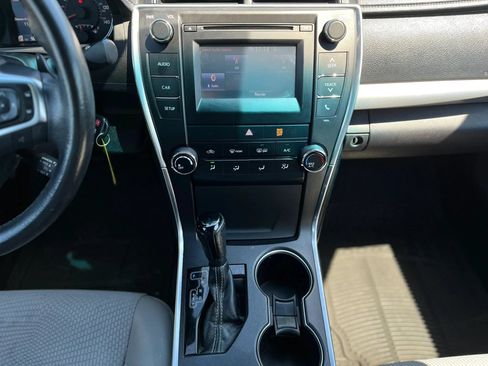 Used 2017 Toyota Camry SE FWD image 16
