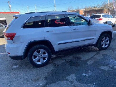 Used 2013 Jeep Grand Cherokee Laredo AWD/4WD image 6