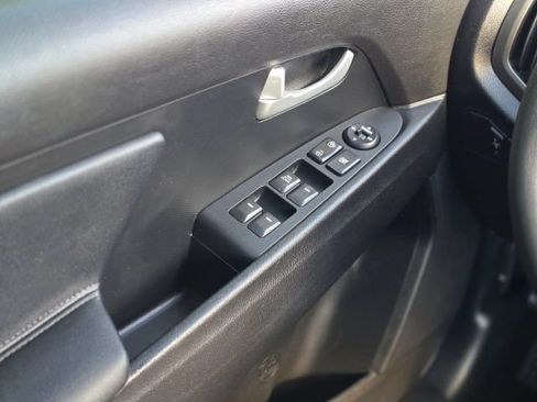 Used 2011 Kia Sportage LX FWD image 20