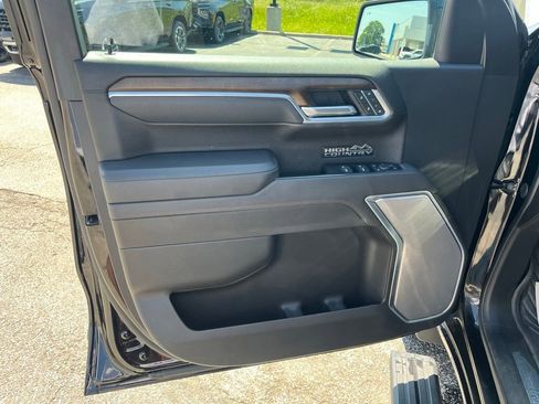 Used 2025 Chevrolet Silverado 1500 High Country w/ Midnight Edition AWD/4WD image 9