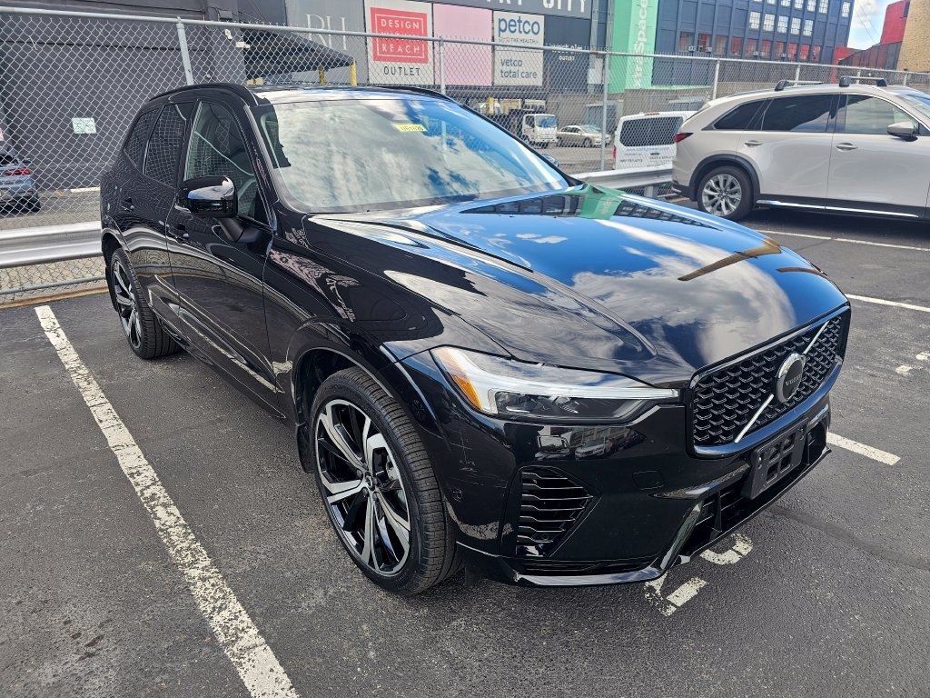 Certified 2024 Volvo XC60 T8 Ultimate AWD/4WD image 4
