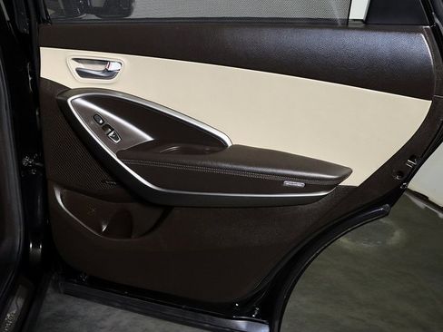 Used 2017 Hyundai Santa Fe SE Ultimate w/ Cargo Package image 32