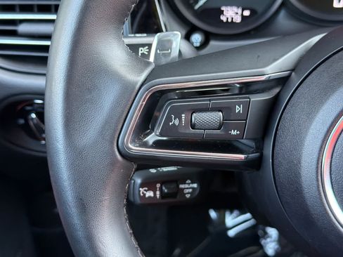 Certified 2024 Porsche Macan AWD/4WD image 27