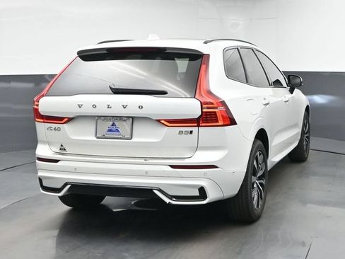Used 2024 Volvo XC60 B5 Plus w/ Protection Package Premier AWD/4WD image 8