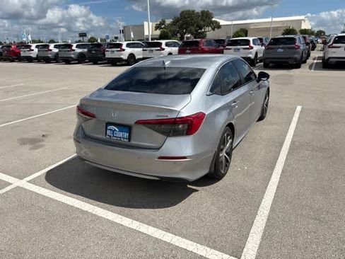 Used 2024 Honda Civic Touring image 5