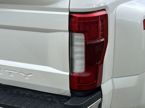 Used 2018 Ford F350 Lariat w/ Lariat Ultimate Package AWD/4WD image 11
