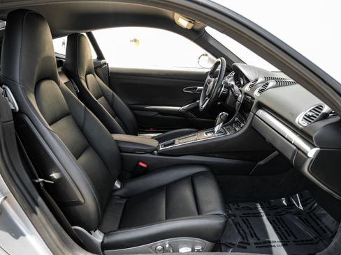 Used 2019 Porsche 718 Cayman RWD image 27