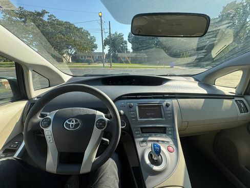 Used 2014 Toyota Prius Three FWD image 22