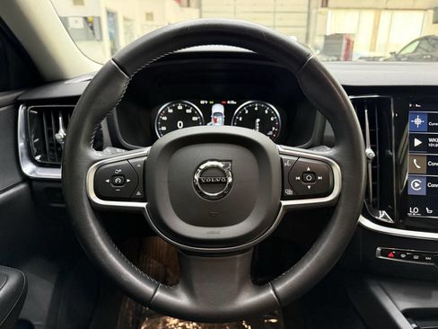 Used 2020 Volvo S60 T6 Momentum AWD/4WD image 22