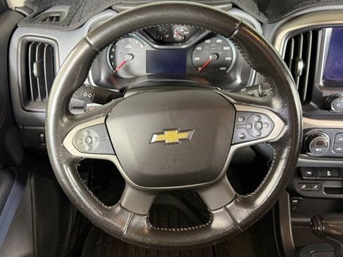 Used 2017 Chevrolet Colorado Z71 AWD/4WD image 9