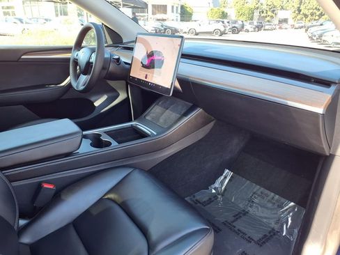 Used 2023 Tesla Model Y 2WD image 14