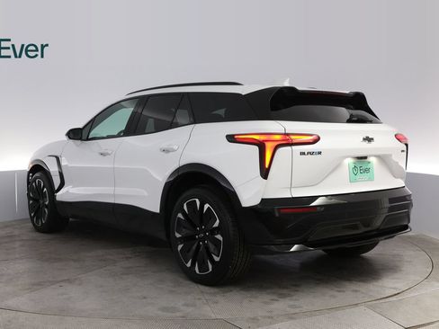 Used 2024 Chevrolet Blazer EV RS AWD/4WD image 17