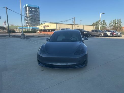 Used 2023 Tesla Model 3 Performance image 2