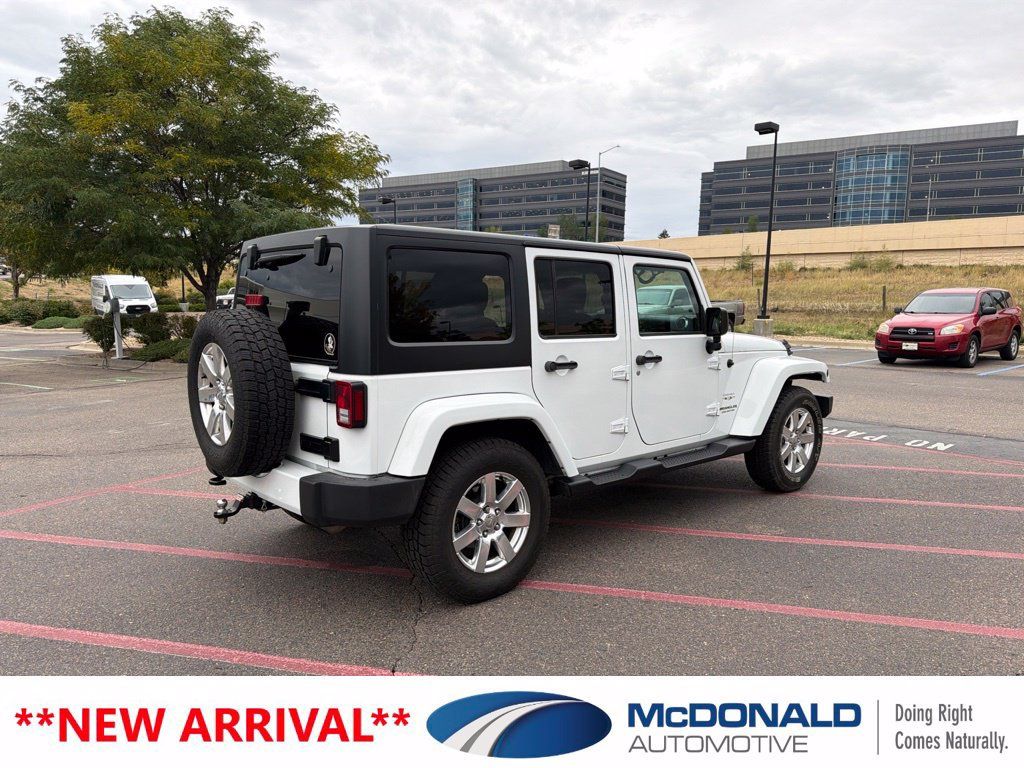 Used 2016 Jeep Wrangler Unlimited Sahara w/ Connectivity Group AWD/4WD image 3