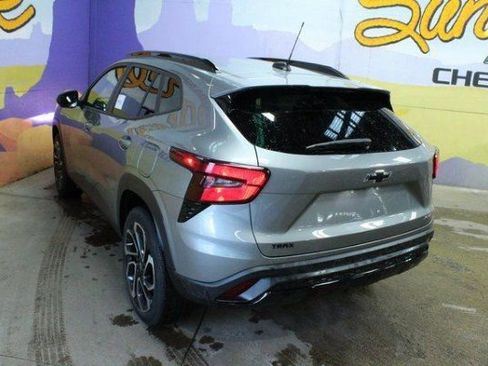 Used 2025 Chevrolet Trax RS w/ Sunroof Package image 6