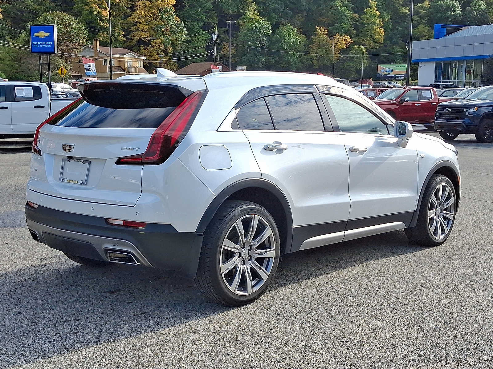 Used 2019 Cadillac XT4 Premium Luxury w/ Enhanced Visibility Package AWD/4WD image 6