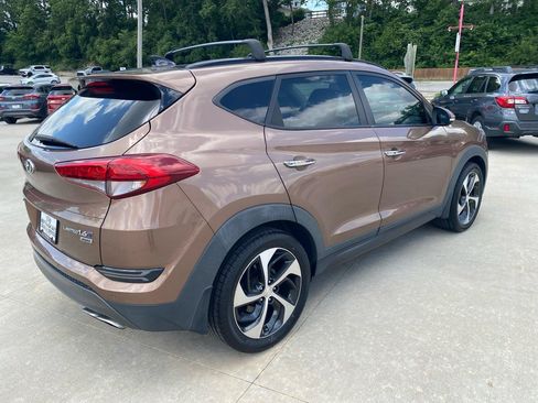 Used 2016 Hyundai Tucson Limited w/ Option Group 03 AWD/4WD image 6
