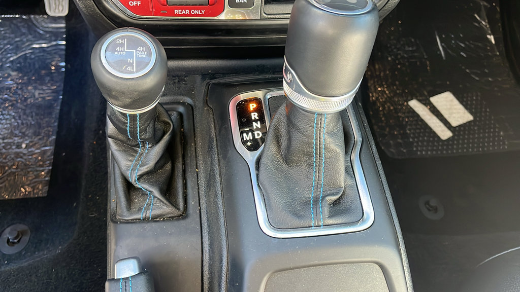 Used 2023 Jeep Wrangler Unlimited Rubicon 4xe w/ Cold Weather Group AWD/4WD image 14