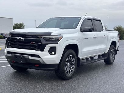 Used 2023 Chevrolet Colorado Z71 w/ Z71 Convenience Package 2