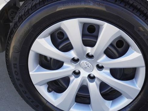 Used 2024 Toyota Corolla LE image 11