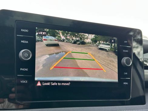New 2026 Volkswagen Taos SE FWD image 31