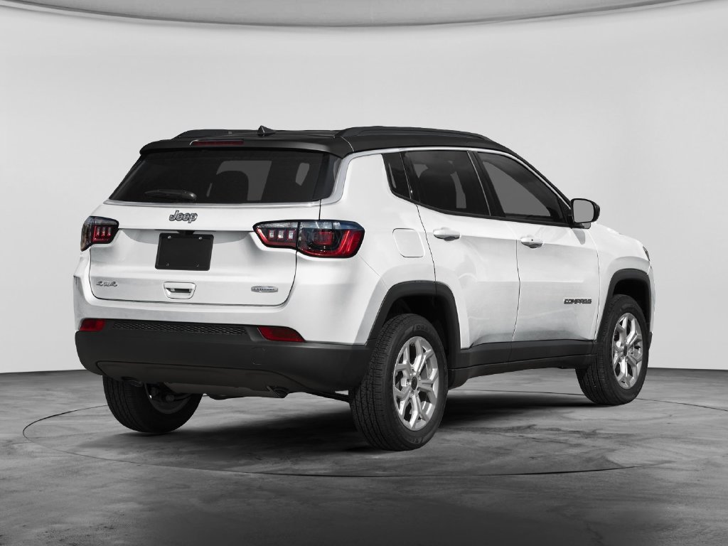Used 2025 Jeep Compass Limited AWD/4WD image 5