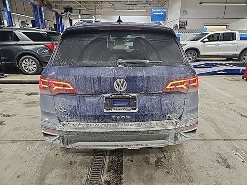 Used 2024 Volkswagen Taos SEL image 4