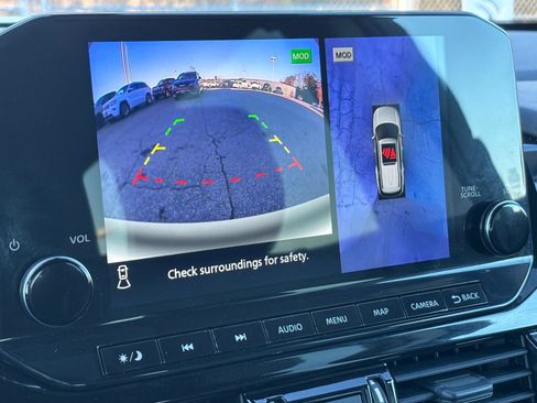 Used 2022 Nissan Pathfinder SL image 5