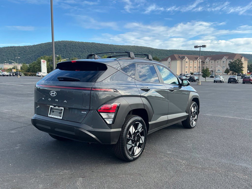 Certified 2025 Hyundai Kona SEL AWD/4WD image 7