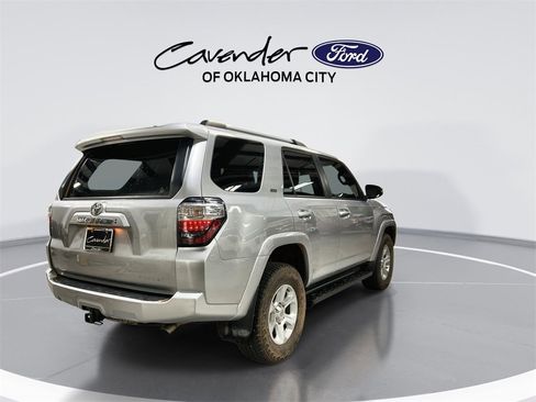 Used 2022 Toyota 4Runner SR5 Premium image 8
